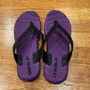 EUC women’s speedy flip flops size 8